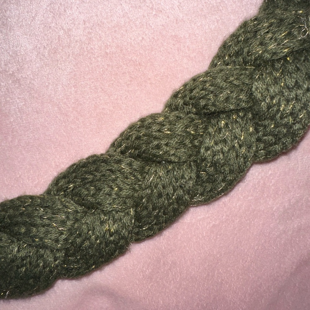 3-Piece Boutique Winter Scarf Bundle · Braided Knit, Shimmer & Patterned Styles - Picture 5 of 12